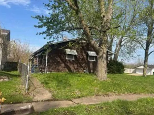 2405 W 29th St, Davenport, IA 52804