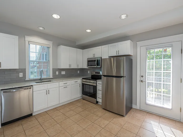 Malvern Manor Apartments — Photo 50