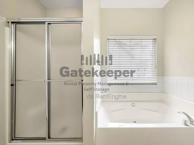 408 Saint Dunstans Ct — Photo 27