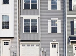 4 Pacer Dr, Hanover, PA 17331