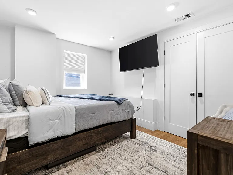 92 Chelsea St #1 — Photo 9
