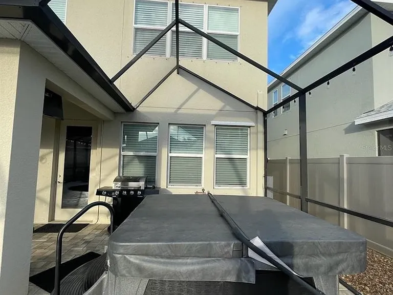 1438 N River Cir — Photo 7