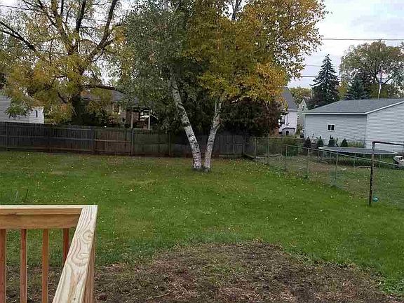 3rd image of 778 S Commercial St