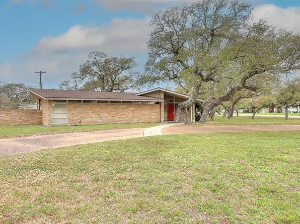 101 S Whitney St, Aransas Pass, TX 78336