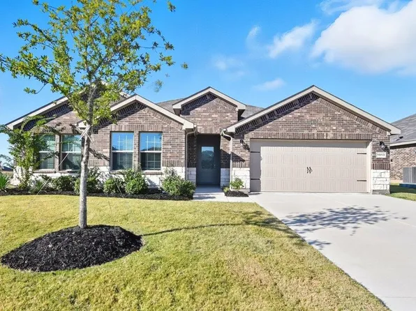 1913 Heritage Ct, Cleburne, TX 76033