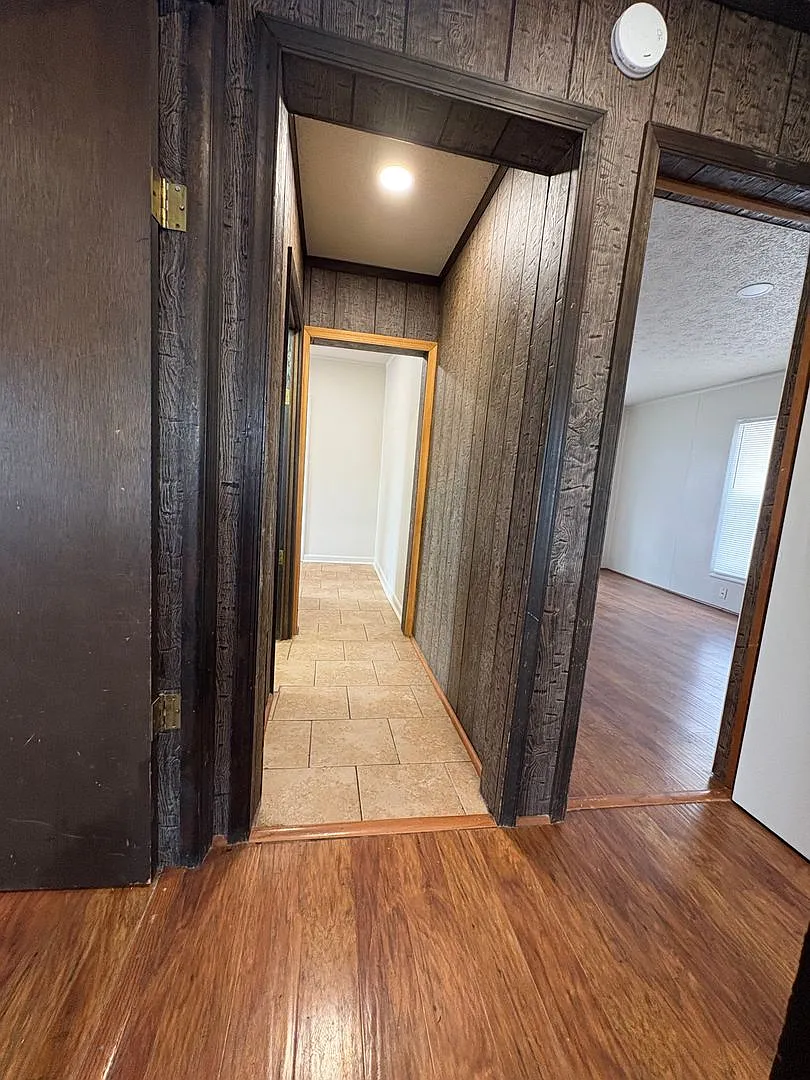 Top Floor Apartment for Rent — Photo 4