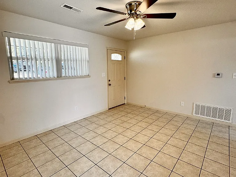 1821 S Beth Dr — Photo 3
