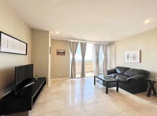 2016 Main St APT 1708, Houston, TX 77002