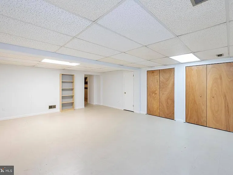 12265 Greenleaf Ave — Photo 22