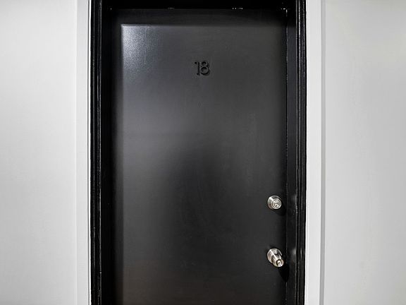 3rd image of 542 Glenrock Ave APT 18
