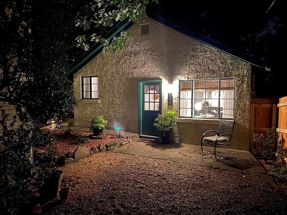 Sweet little stucco cottage
