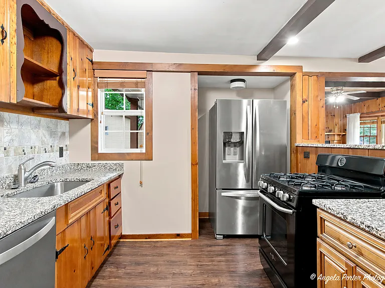 38624 N Miller Rd — Photo 8