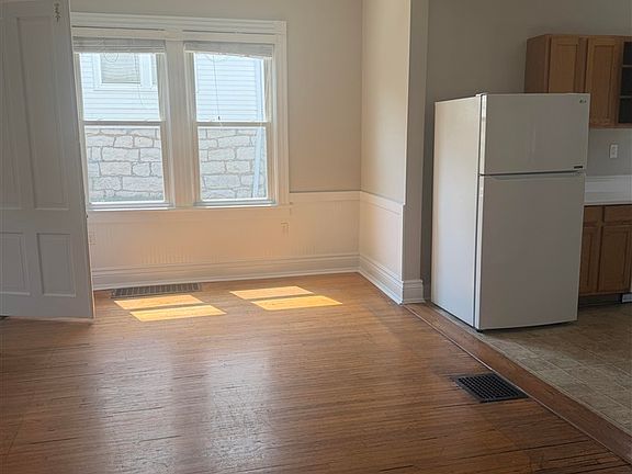4th image of 711 E 10th Ave