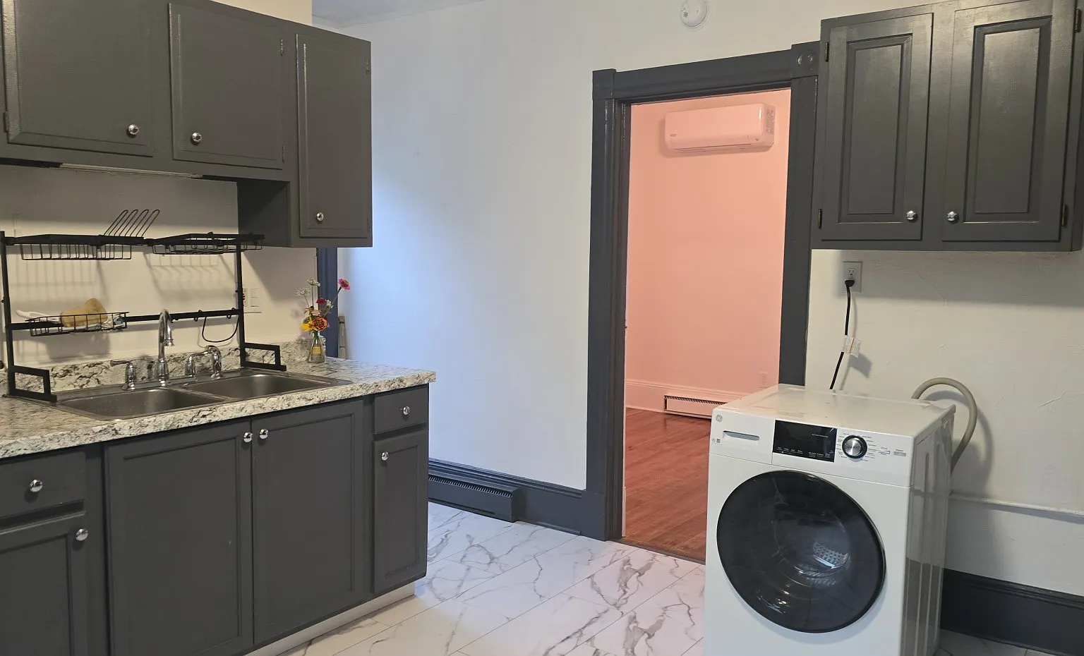 2 bed, 1200 sqft, $1,600 — Photo 3