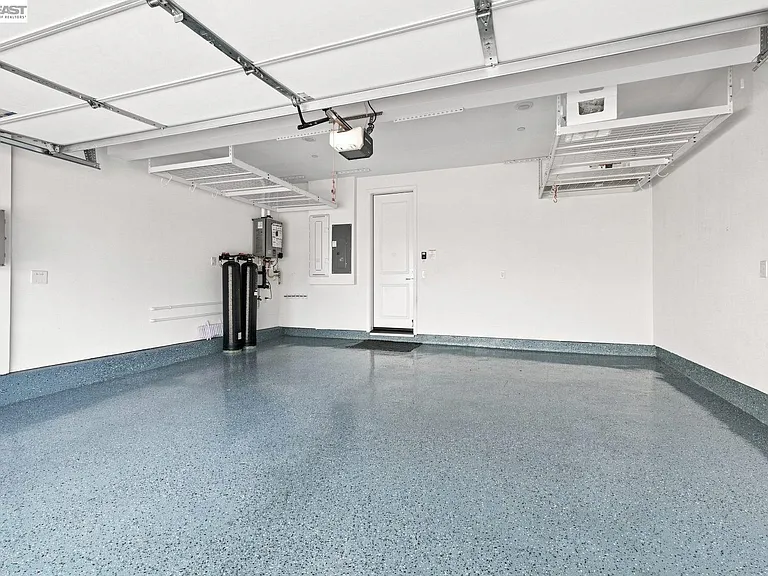 33 W Roccolino Ln — Photo 53