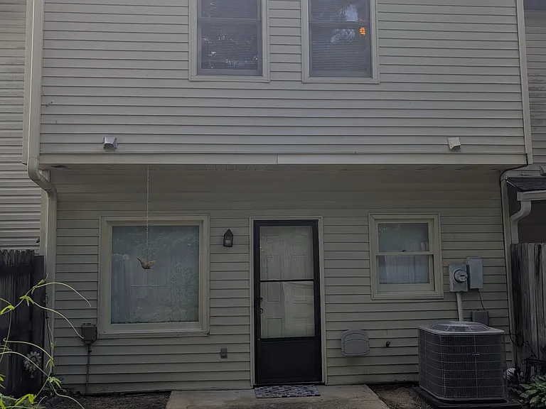 106 Bethany Ln — Photo 2