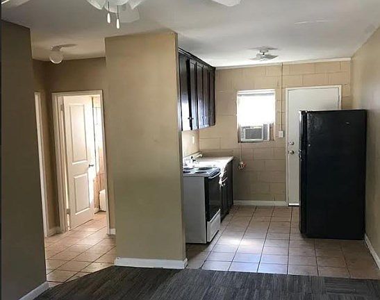 3rd image of 3403 Terminal St