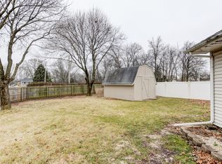 193 White Pines Cir, Decatur, IL 62521