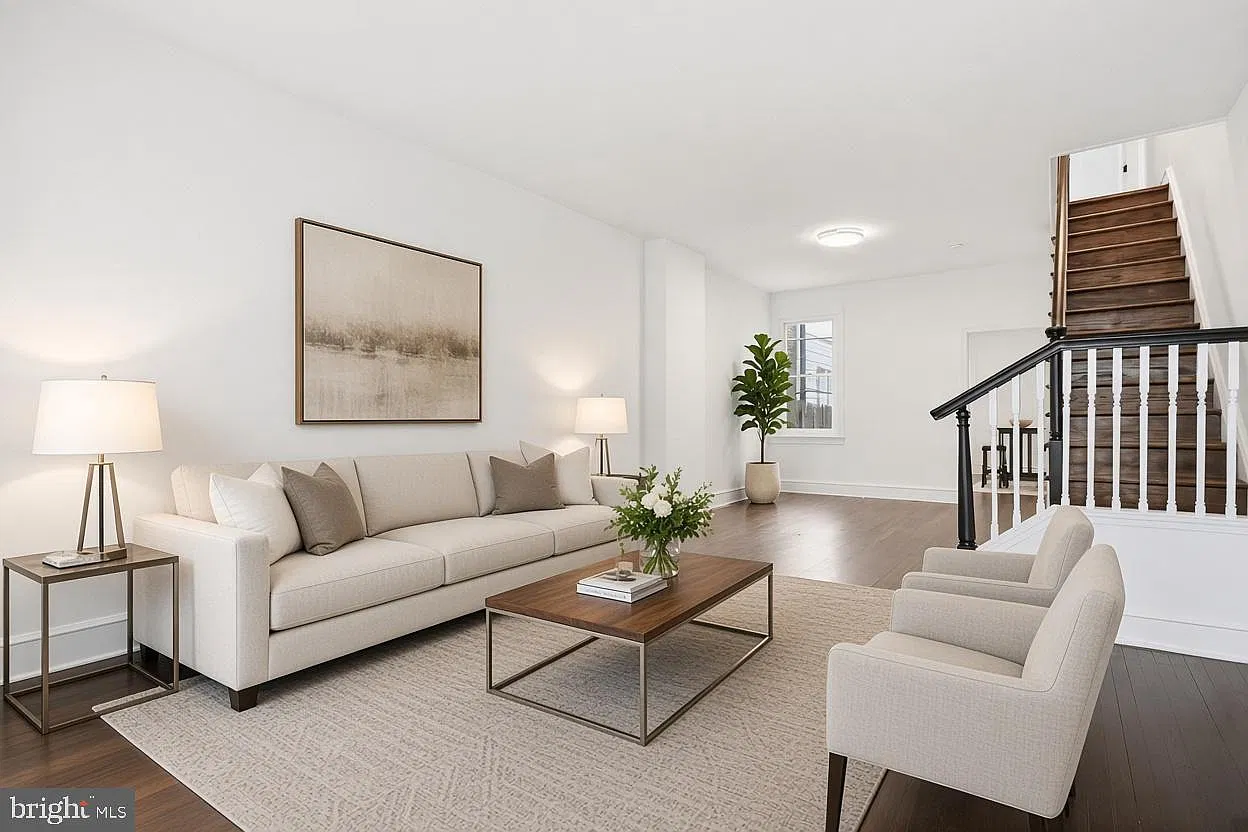 3 bed, 1.0 bath, 1200 sqft, $1,750 — Photo 1