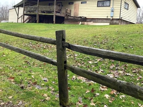 977 Oil Ridge Road, Sistersville, WV 26175
