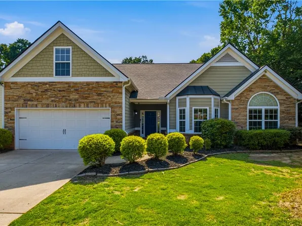 6204 Cove Creek Dr, Flowery Branch, GA 30542
