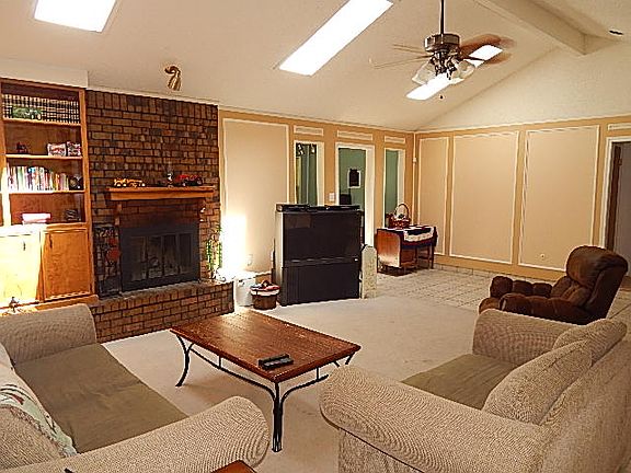 2nd image of 312 Betty L Ln
