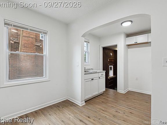 3rd image of 10801 Haverhill St
