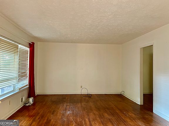5th image of 81 Tunis Rd