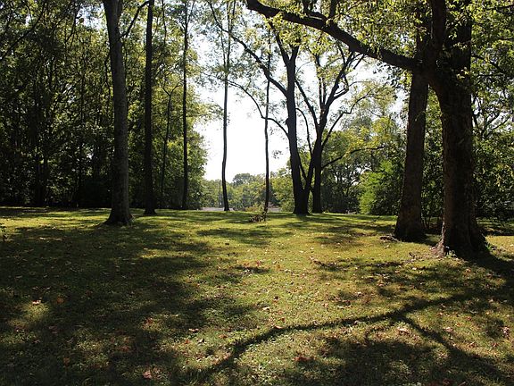 2nd image of 171 Antioch Pike