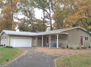 290 Wedgewood Dr, Cinnaminson, NJ 08077