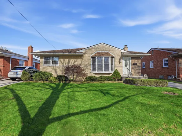 24808 Cubberness St, Saint Clair Shores, MI 48080