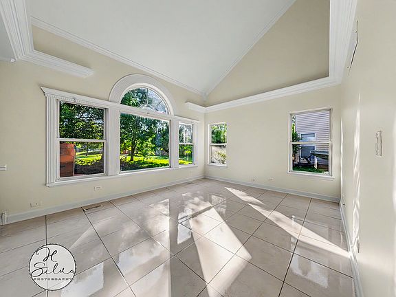 4th image of 5532 Chantilly Cir
