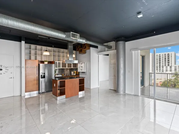 10 SW South River Dr APT 715, Miami, FL 33130