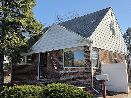 12020 W Parkway St Photo 1