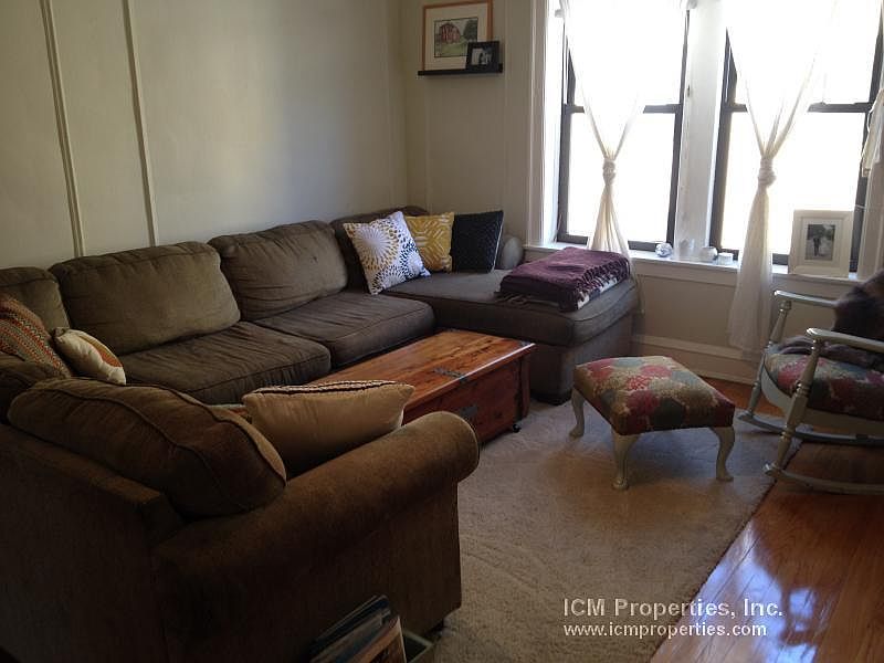 2nd image of 1954 W Wilson Ave #2F
