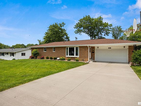 3rd image of 2731 W Pine Hill Ln