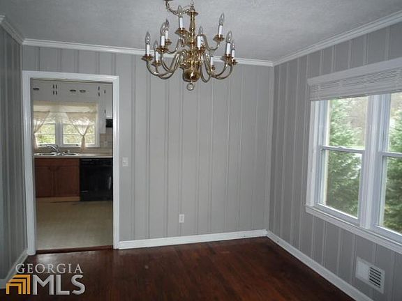 5th image of 721 N Park St
