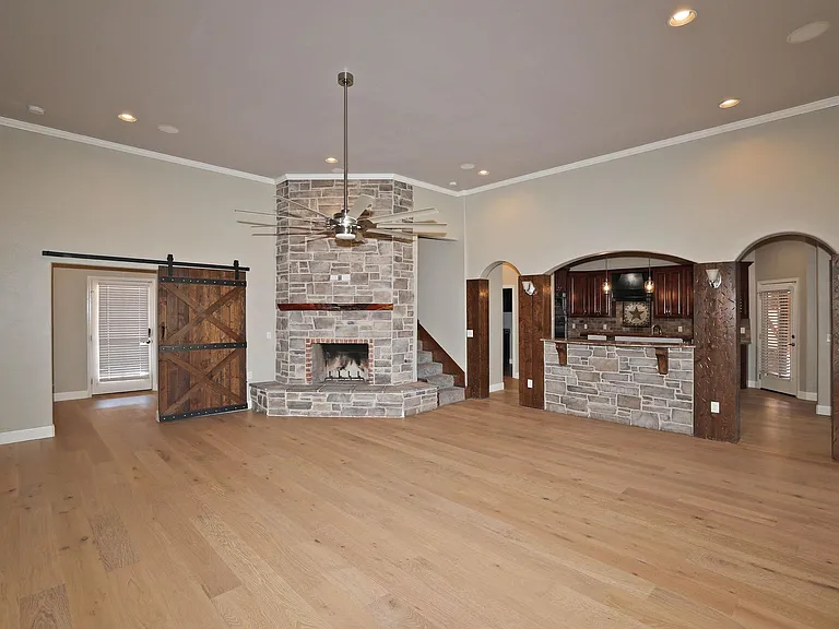 7501 Continental Pkwy — Photo 5