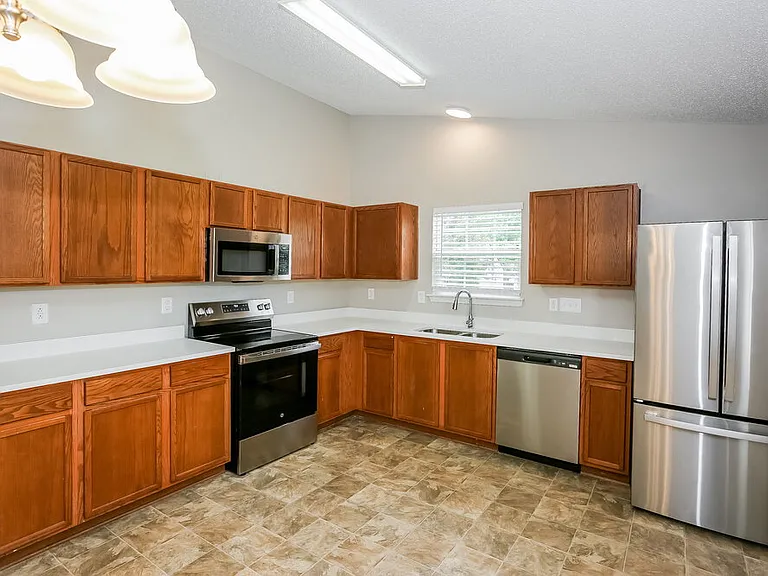 1405 Summer Coach Dr — Photo 8