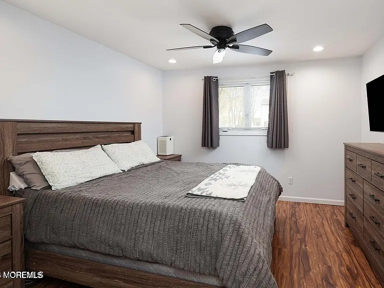 36 Bay Laurel Dr — Photo 2