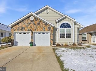 531 Riviera Dr, Williamstown, NJ 08094