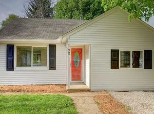 907 W Vine St, Champaign, IL 61821