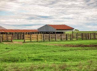 9502 Seward Plantation Rd, Brenham, TX 77833
