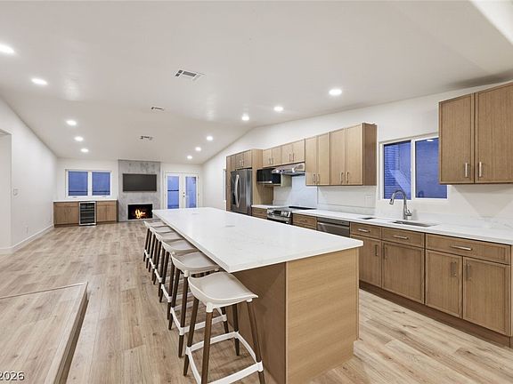 3rd image of 3155 Mountain Spring Rd