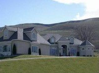 1237 Country Ridge Dr, Richland, WA 99352