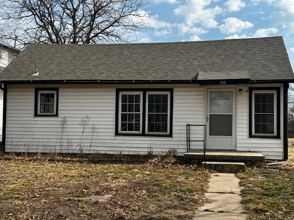 820 N D St, Arkansas City, KS 67005