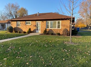 2005 Shooting Park Rd, Peru, IL 61354