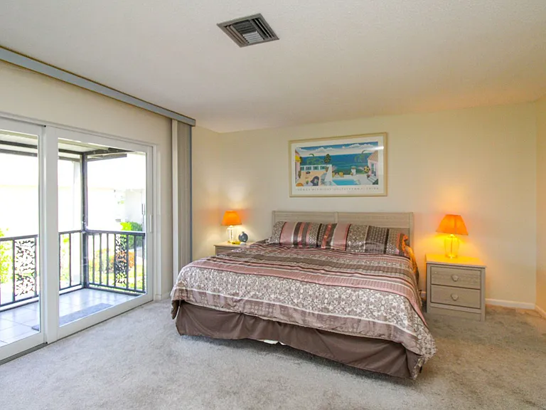 239 Palm Dr #2 — Photo 23