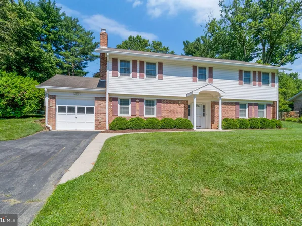 17512 Park Mill Dr, Rockville, MD 20855