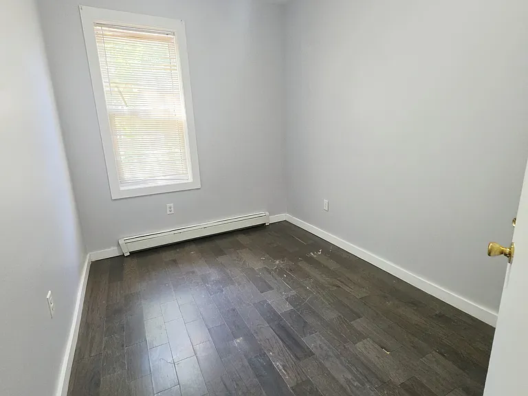 29 Bartholdi Ave #1B — Photo 6